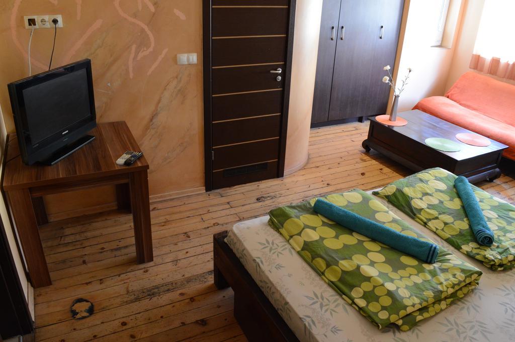 Elegance On A Budget - Rooms For Rent In Sofia Center Eksteriør billede