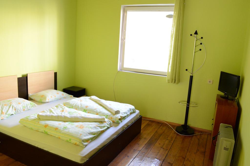 Elegance On A Budget - Rooms For Rent In Sofia Center Eksteriør billede
