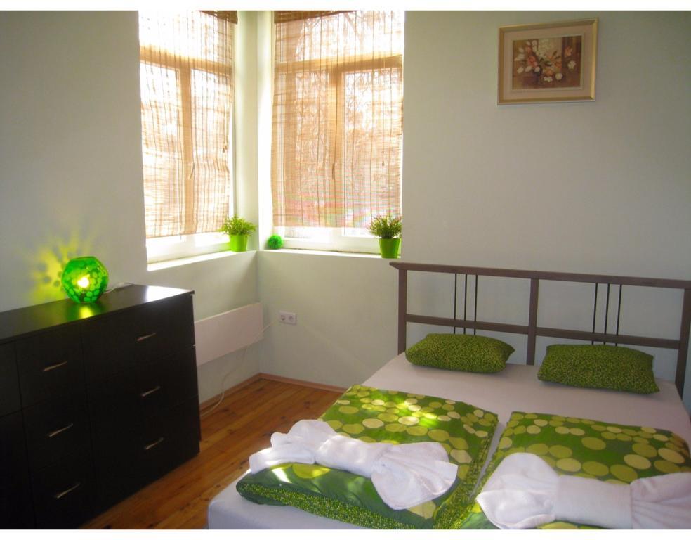 Elegance On A Budget - Rooms For Rent In Sofia Center Eksteriør billede