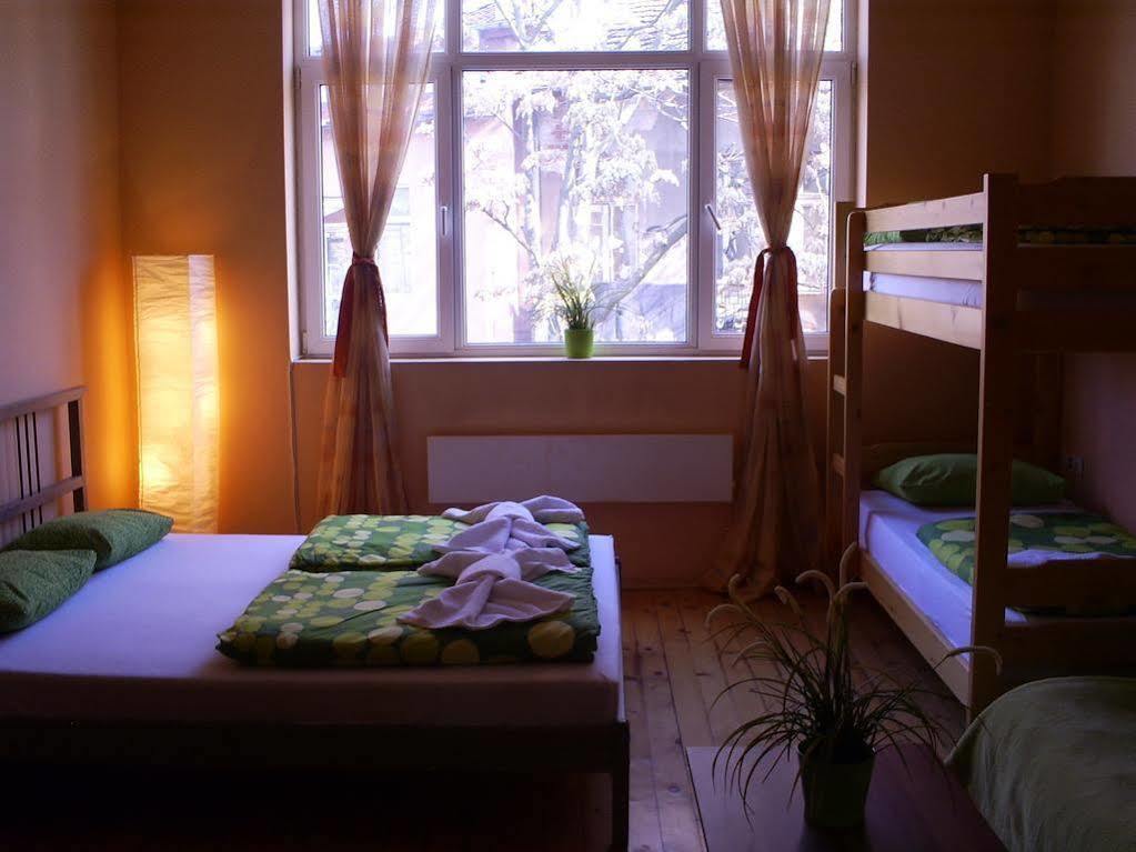 Elegance On A Budget - Rooms For Rent In Sofia Center Eksteriør billede