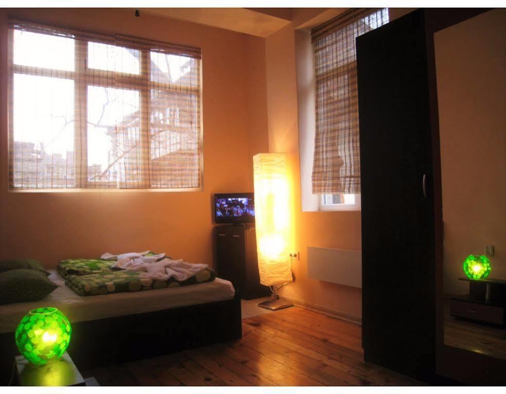 Elegance On A Budget - Rooms For Rent In Sofia Center Eksteriør billede