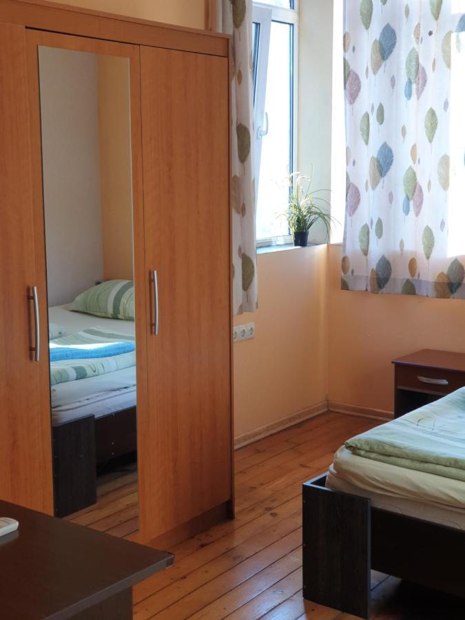 Elegance On A Budget - Rooms For Rent In Sofia Center Eksteriør billede